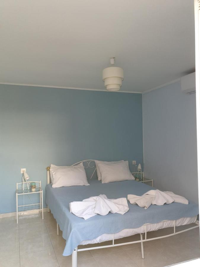 Nikoleta Apartment Chrissi Akti Chania Exterior foto