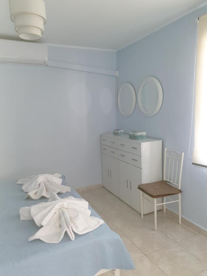 Nikoleta Apartment Chrissi Akti Chania Exterior foto